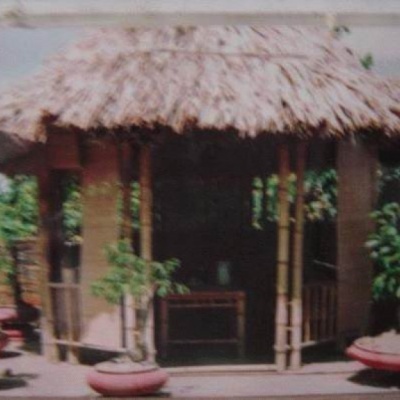 Nhà tre - Cơ Sở Sản Xuất Xuất Khẩu Đồ Mỹ Nghệ Tre Hun Khói - Nghệ Nhân Nguyễn Kỳ